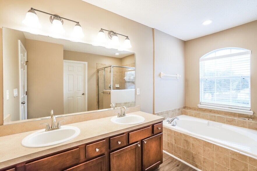 Building Photo - 2778 Cross Creek Dr