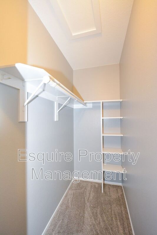 Building Photo - 2120 Rocklyn St