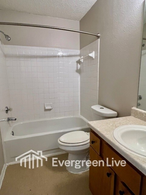 Building Photo - 107 Jardin Ct