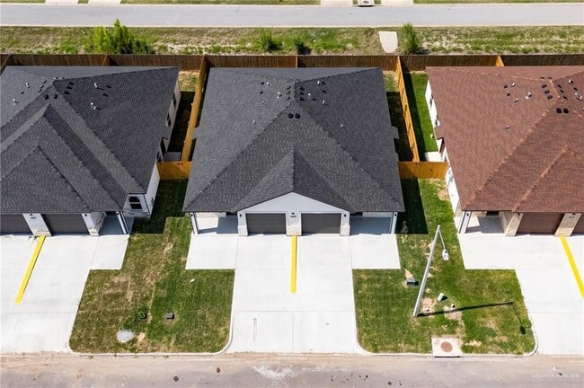 Building Photo - 2328 N Vly Cir