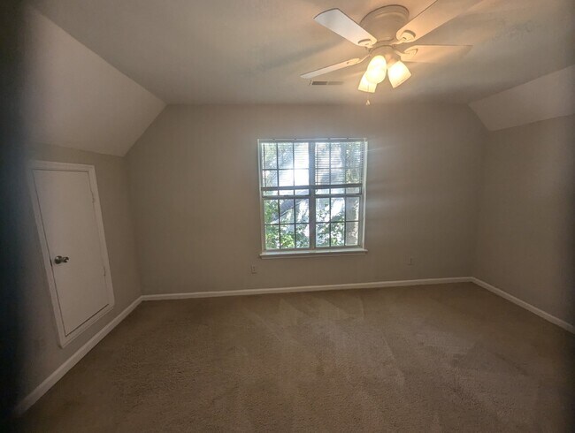 Building Photo - Charming 4 BD Mt. Pleasant Home in Desirab...