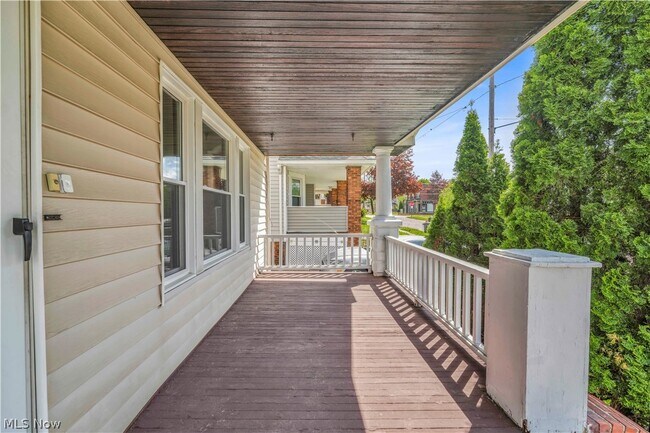 Building Photo - 8505 Bancroft Ave