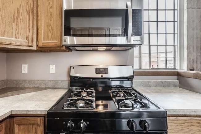 Building Photo - 611 N Park Ave