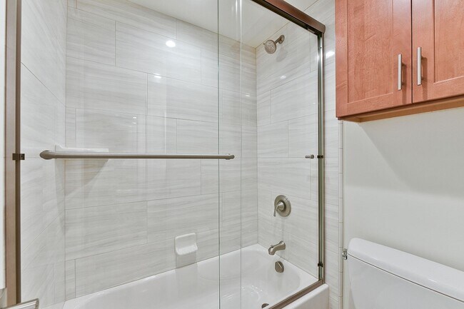 Additional View of Private Bath #2 - 25 Bayo Vista Way