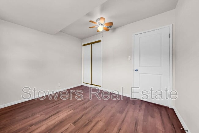 Building Photo - 275 Cameo Dr