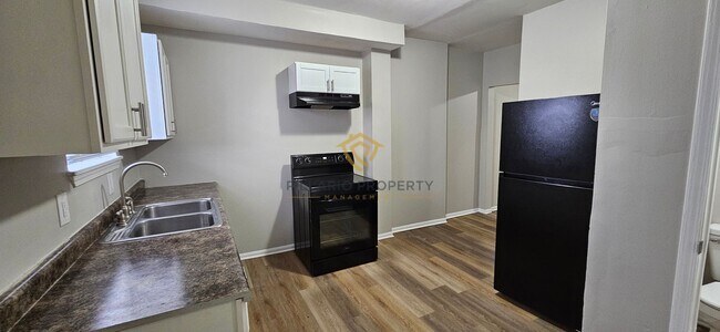 Building Photo - 933-935 N Dearborn St