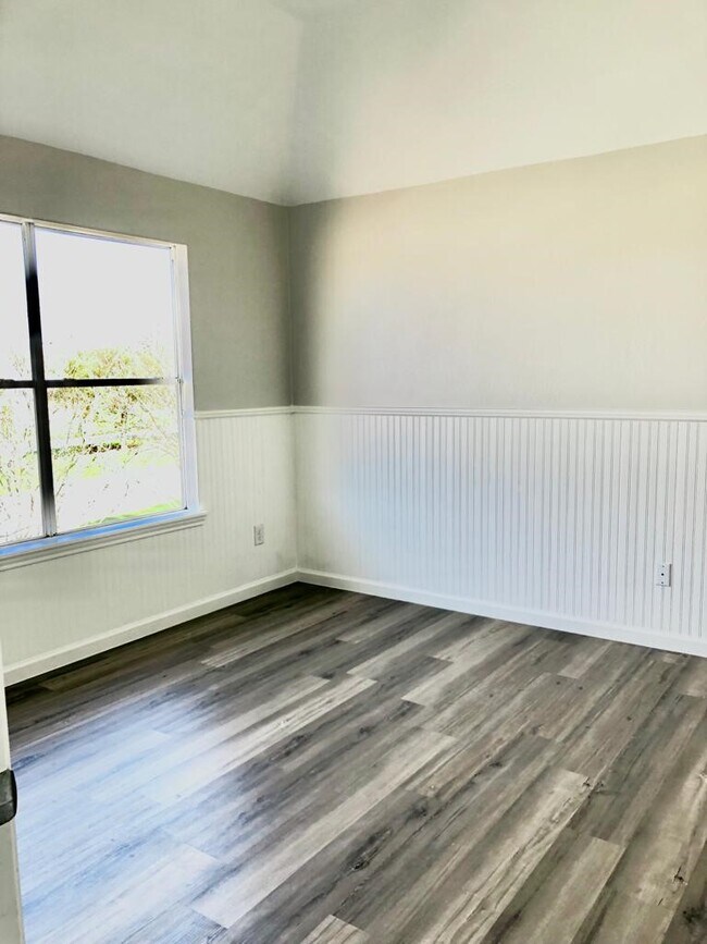 Building Photo - 5711 Silver Bay Ct