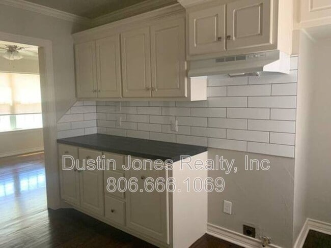 Building Photo - 1910 25th St