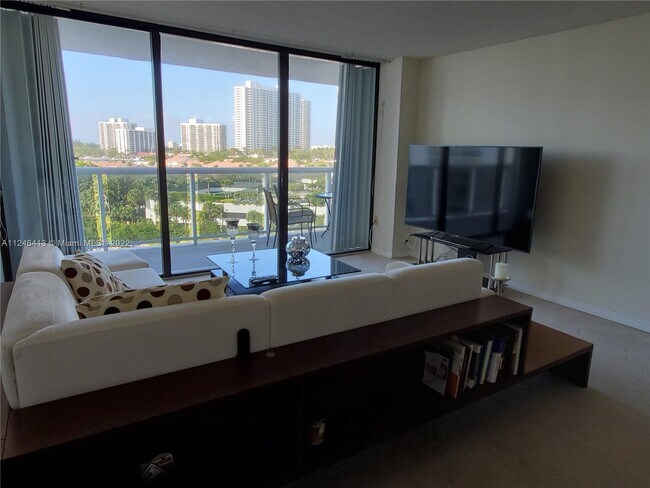 Building Photo - 20515 E Country Club Dr  841 Aventura Fl 3...