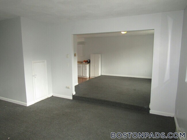 Building Photo - 1247 Commonwealth Ave