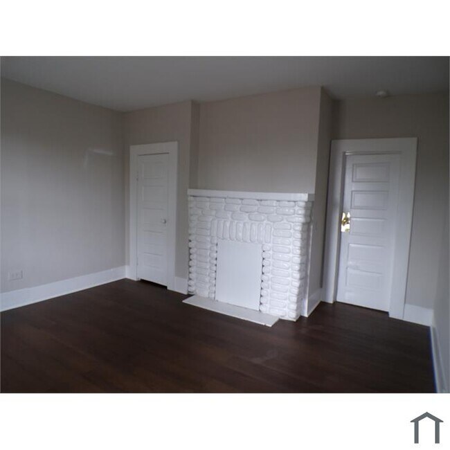Building Photo - 1249 Waverly St
