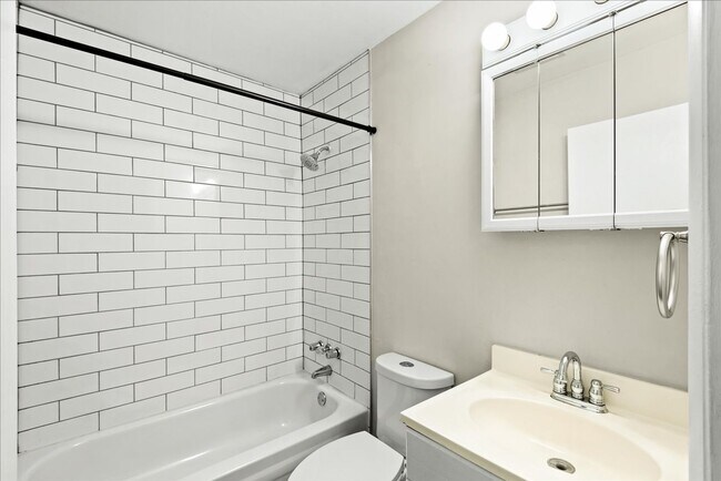 Building Photo - CLOSE TO I-95 & QUANTICO!