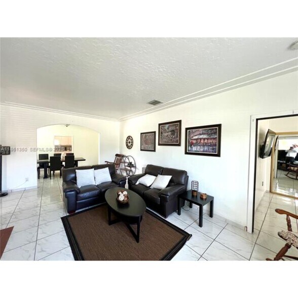 Building Photo - 2235 SW 23rd Ave