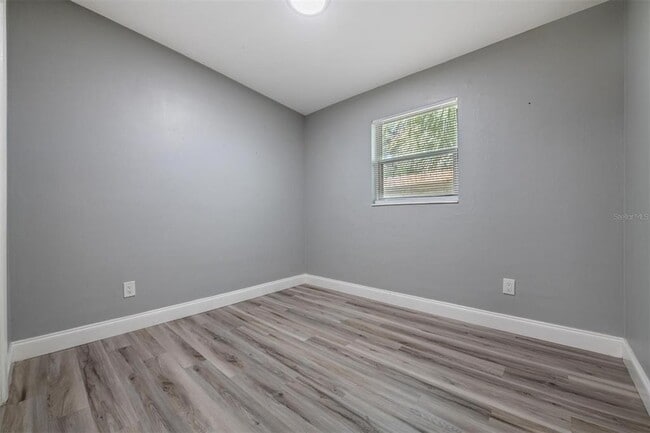 Building Photo - 810 Jurgens St