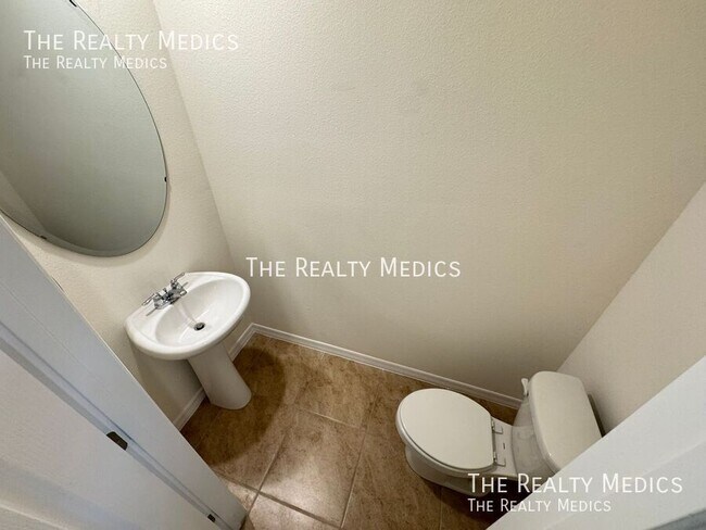 Building Photo - 2331 Gifford Dr