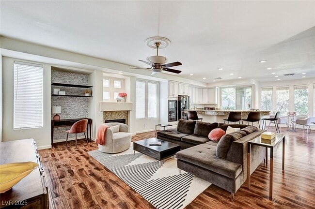 Building Photo - 8816 Cortile Dr