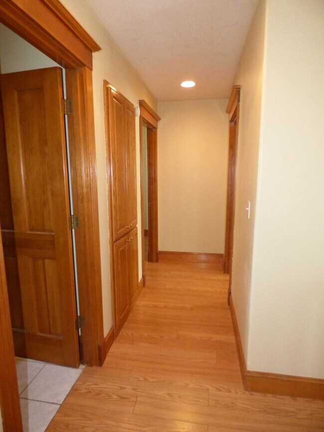 Building Photo - 4465 Countryside Ct NE