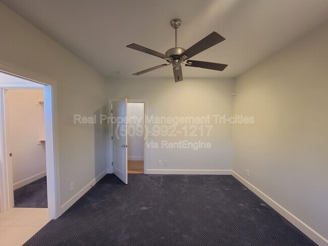 Building Photo - 1644 Naples Ln