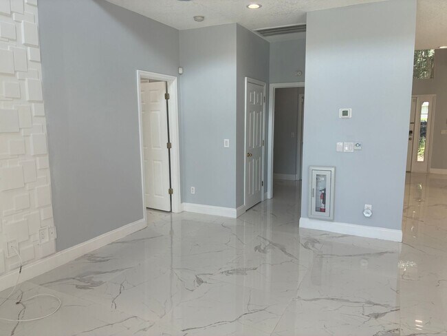Building Photo - 2641 Emerald Island Blvd