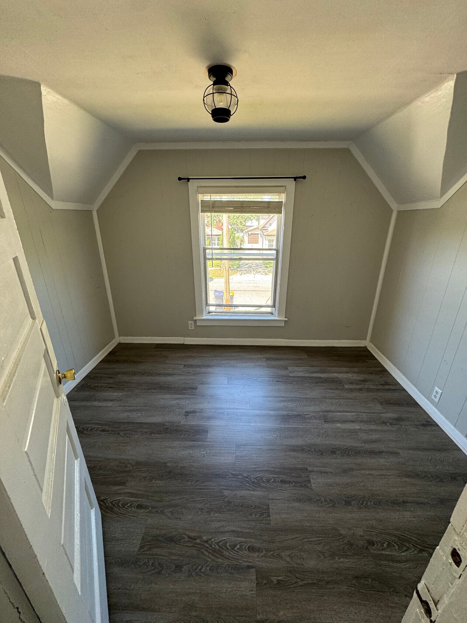 Building Photo - 84 E. 15th Street