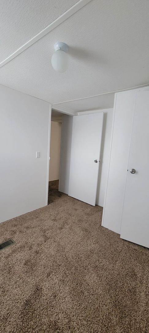 Building Photo - Ready to Move in