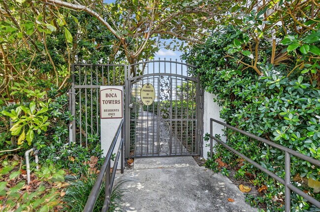 Building Photo - 2121 N Ocean Blvd
