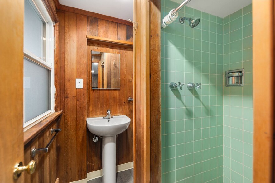 Building Photo - 4731 49th Ave NE