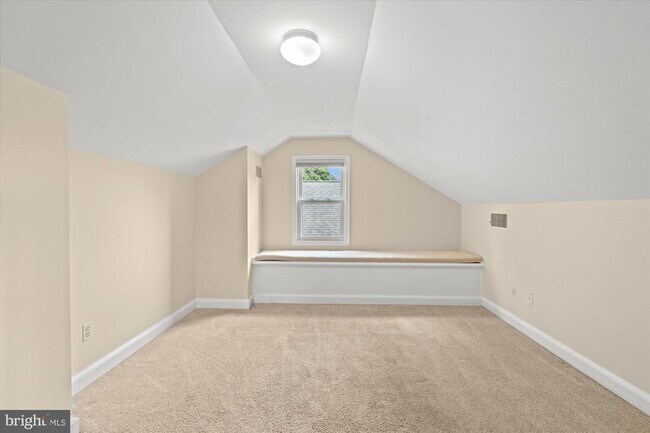 Building Photo - 16 E Braddock Rd