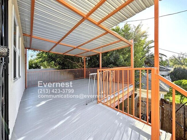 Building Photo - Charming 2-Bedroom Home with Garage and Ba...