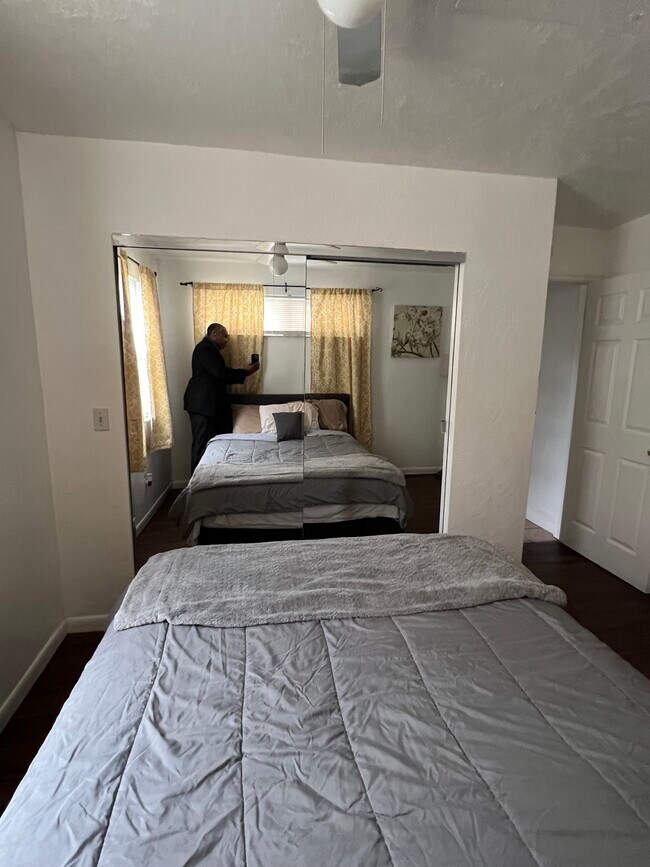 Building Photo - 2401 S Mellonville Ave