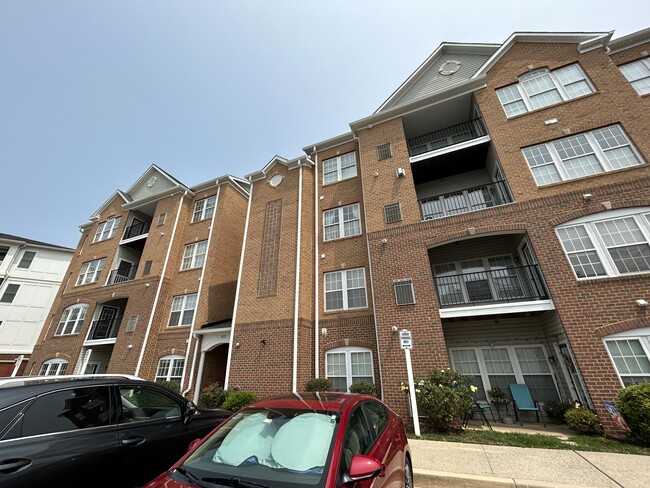 Building Photo - 812 Long Dr