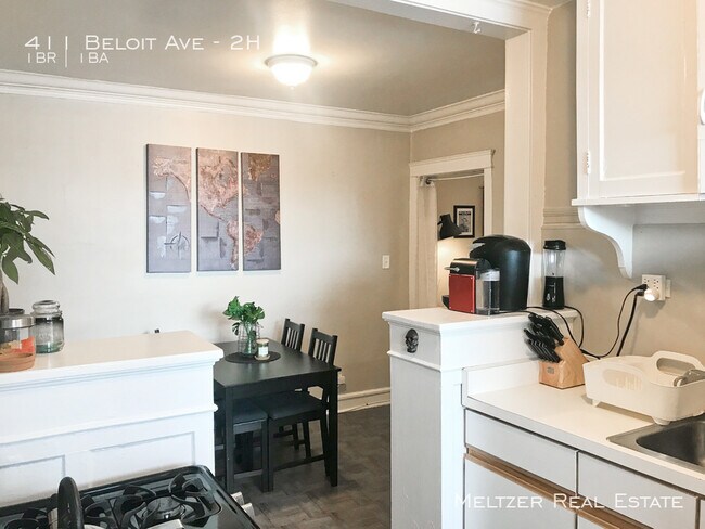 Building Photo - 411 Beloit Ave