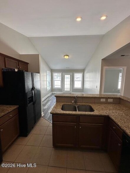 Building Photo - 305 Falcon Bridge Dr