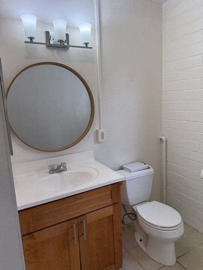 Building Photo - Prime location in the heart of Makiki 2 Be...
