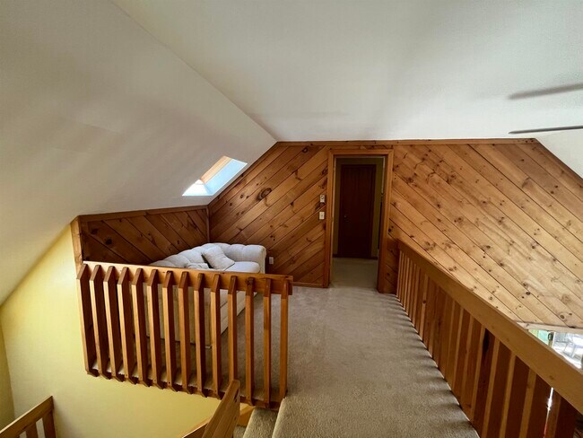 Building Photo - 35 Woodland Pines Rd