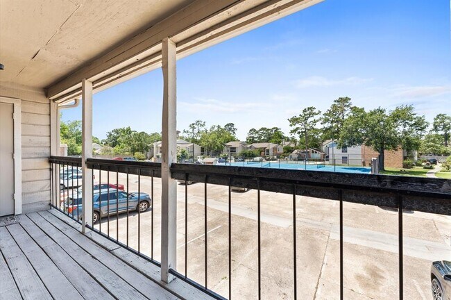 Building Photo - 17331 Red Oak Dr