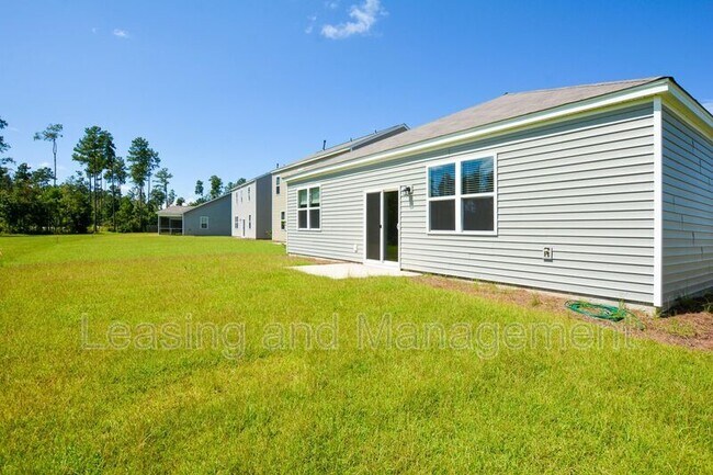 Building Photo - 411 Zenith Blvd