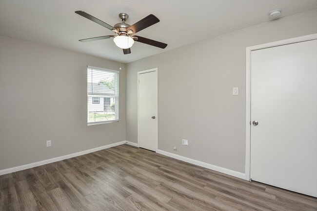 Building Photo - 3710 Dreyfus St