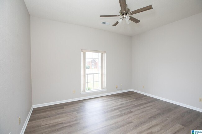 Building Photo - 123 Braxton Way