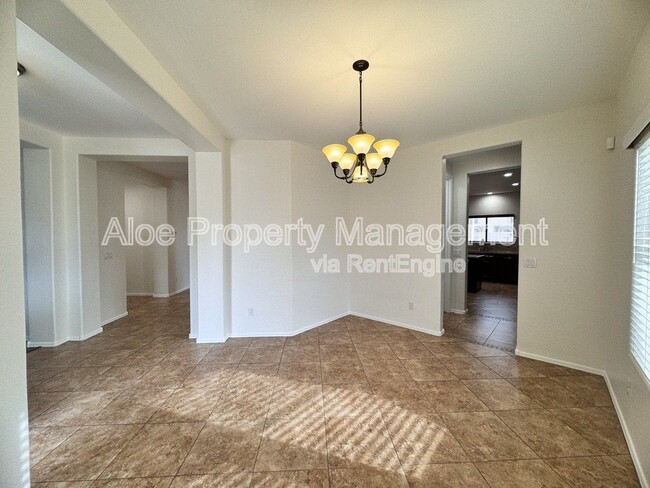 Building Photo - 14141 N 136th Ln