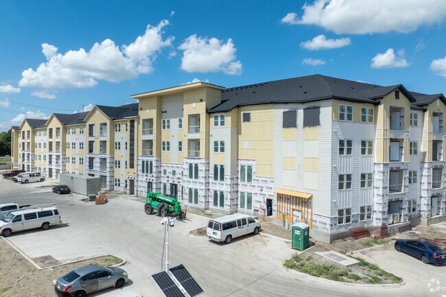 Building Photo - Huntington Place Seniors Garland