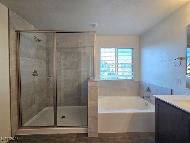 Building Photo - 5817 Bonita Rose St