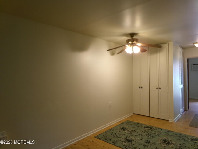 Building Photo - 160E Gramercy Ct
