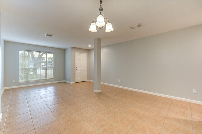 Building Photo - 1823 Usher Ct