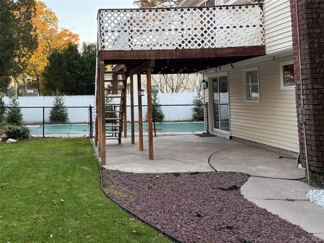 Building Photo - 1671 Claas Ave