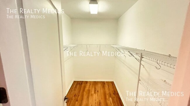 Building Photo - 1900 Garden Sage Dr