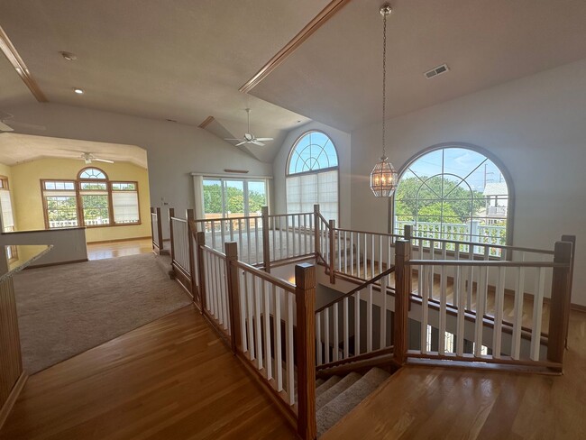 Building Photo - Large Home off Bay Drive in Kill Devil Hills