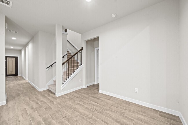 Building Photo - 19723 Vino Vale Dr