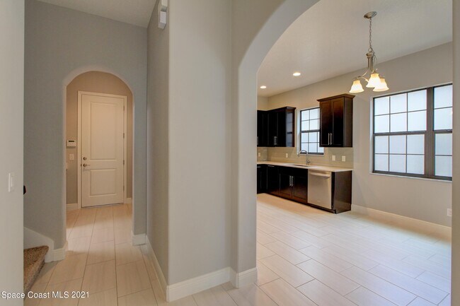 Building Photo - 6903 Vista Hermosa Dr