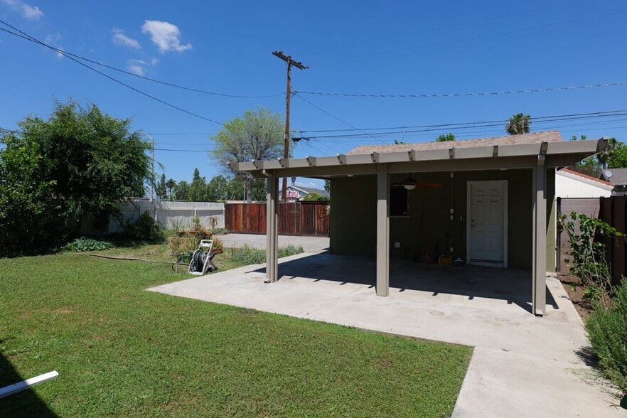 Building Photo - 115 E Jefferson